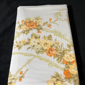 Vintage 1970s Floral Flat Sheet