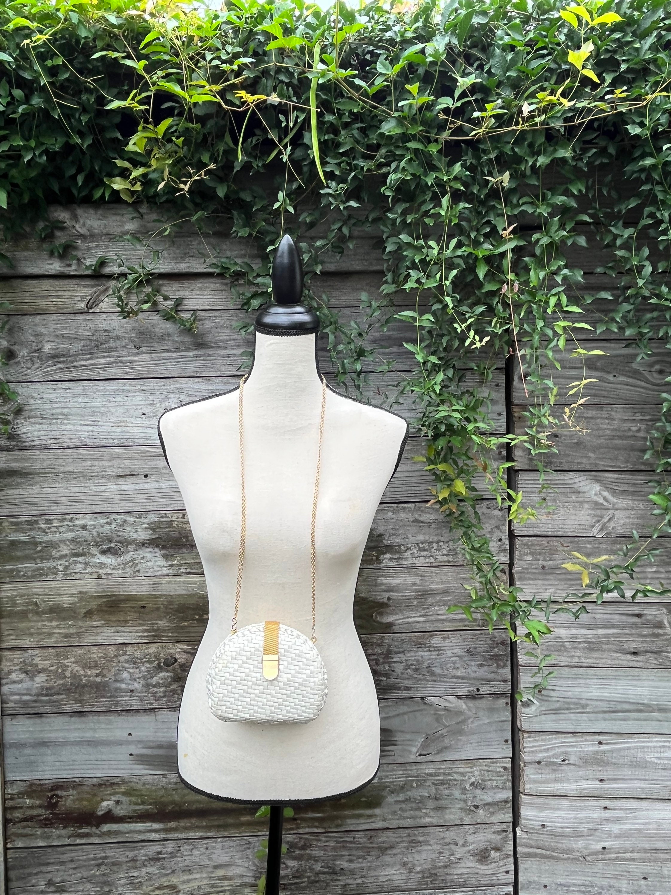 Vintage 1970s White and Gold Clamshell Purse Etsy