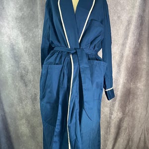 Men&#39;s Vintage Cotton Blend Robe Size Medium