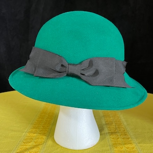 Women's Vintage Lancaster Green Wool Hat