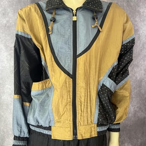 Vintage 80s/90s Women&#39;s Windbreaker Tracksuit Size Medium