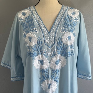 Vintage 1960s Embroidered Hawaiian Kaftan Maxi Dress Medium