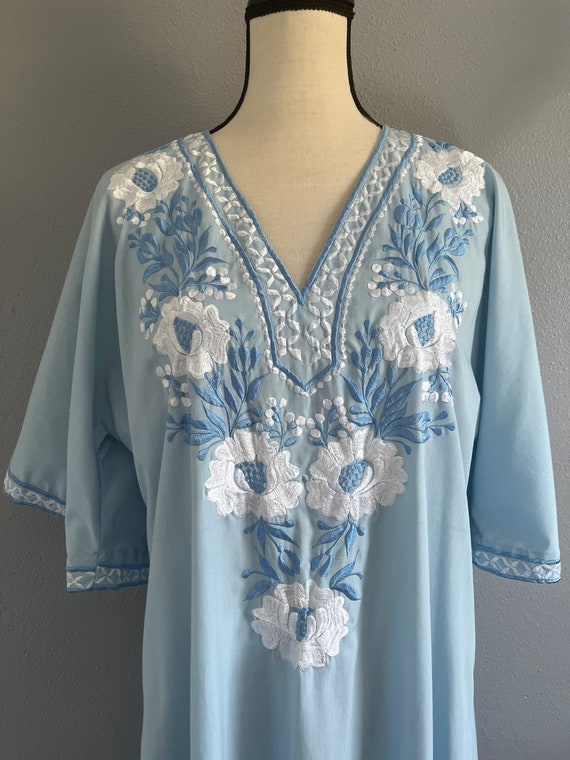 Vintage 1960s Embroidered Hawaiian Kaftan Maxi Dr… - image 1