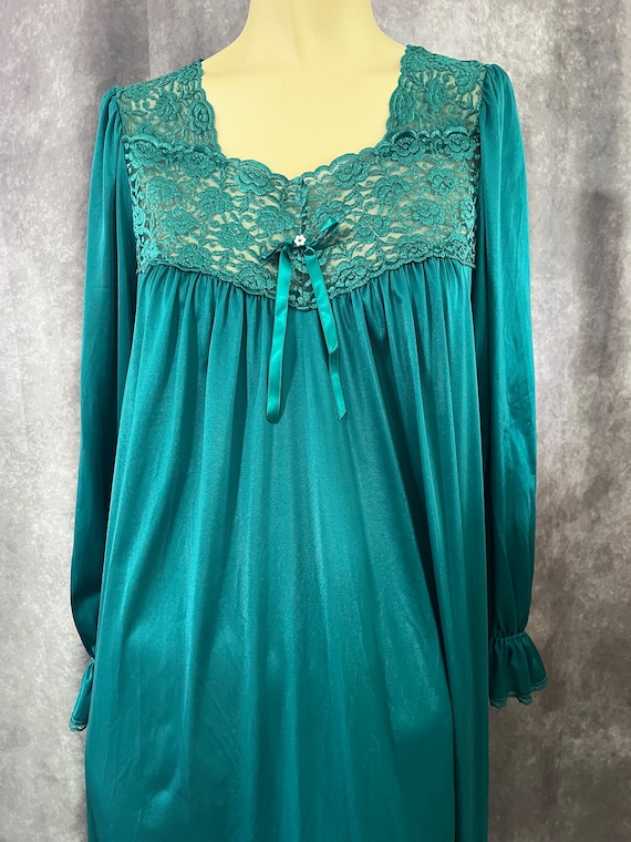 Green Vanity Fair Nightgown Size Medium
