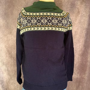 Vintage Crew Neck Sweater Size M