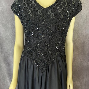 Robe noire à sequins vintage des années 80, taille 11/12