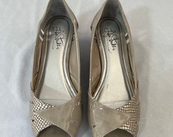 Vintage 1980s Patent Leather Wedge Pumps Size 7