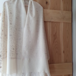 White hand embroidered stole