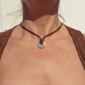 Ring lederen ketting voor vrouwen, vrouwen choker ketting, verzilverde ketting, lederen choker, Boho sieraden, zilveren sieraden, Zamak afbeelding 5