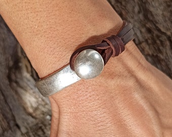 Women Leather Bracelets, Everyday Bracelets for Women, Silver Bracelets, Everyday Jewelry, Beaded Bracelets, Zamak Bracelets, Gifts for Her