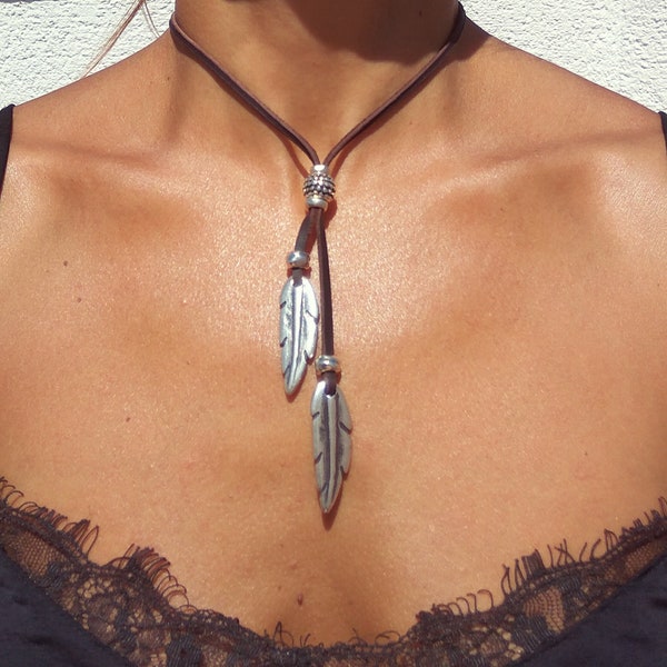 Collier plumes pour femme, collier en cuir, collier en argent, collier en zamak, collier bohème, bijoux en argent, collier hippie, bijoux bohème