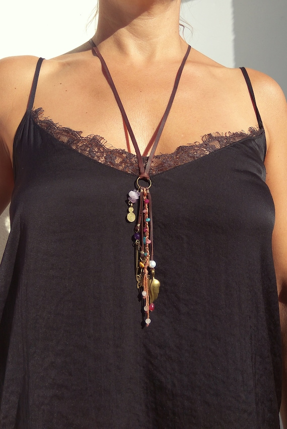 Collana con struttura in metallo a forma di foglia - Mya Accessories