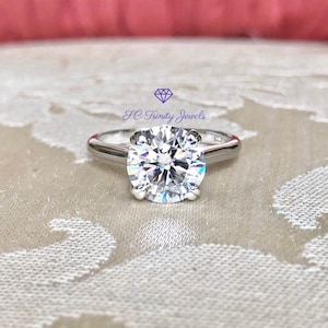 3 ct. Bague de fiançailles en moissanite certifiée, excellente taille VVS1 couleur D, modèle cathédrale, bague 4 griffes en argent sterling plaqué rhodium