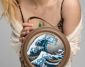 Big Wave Round Bag – Hokusai Inspired Art Edition