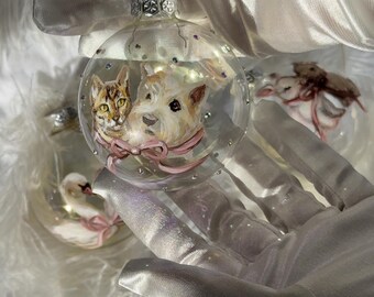 Handbemaltes Haustierporträt als Weihnachtsschmuck • Glaskugel-Ornament • Strass-Dekor • Individuelles Haustiergeschenk • Gedenkkugel für Hund und Katze