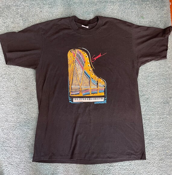 Grand piano tee View 2