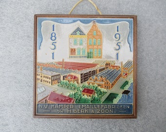 Tegel Westraven  Emaillefabrieken voor, v/h H. Berk & Zoon 1951, cloisonné jubileumtegel, aardewerk.