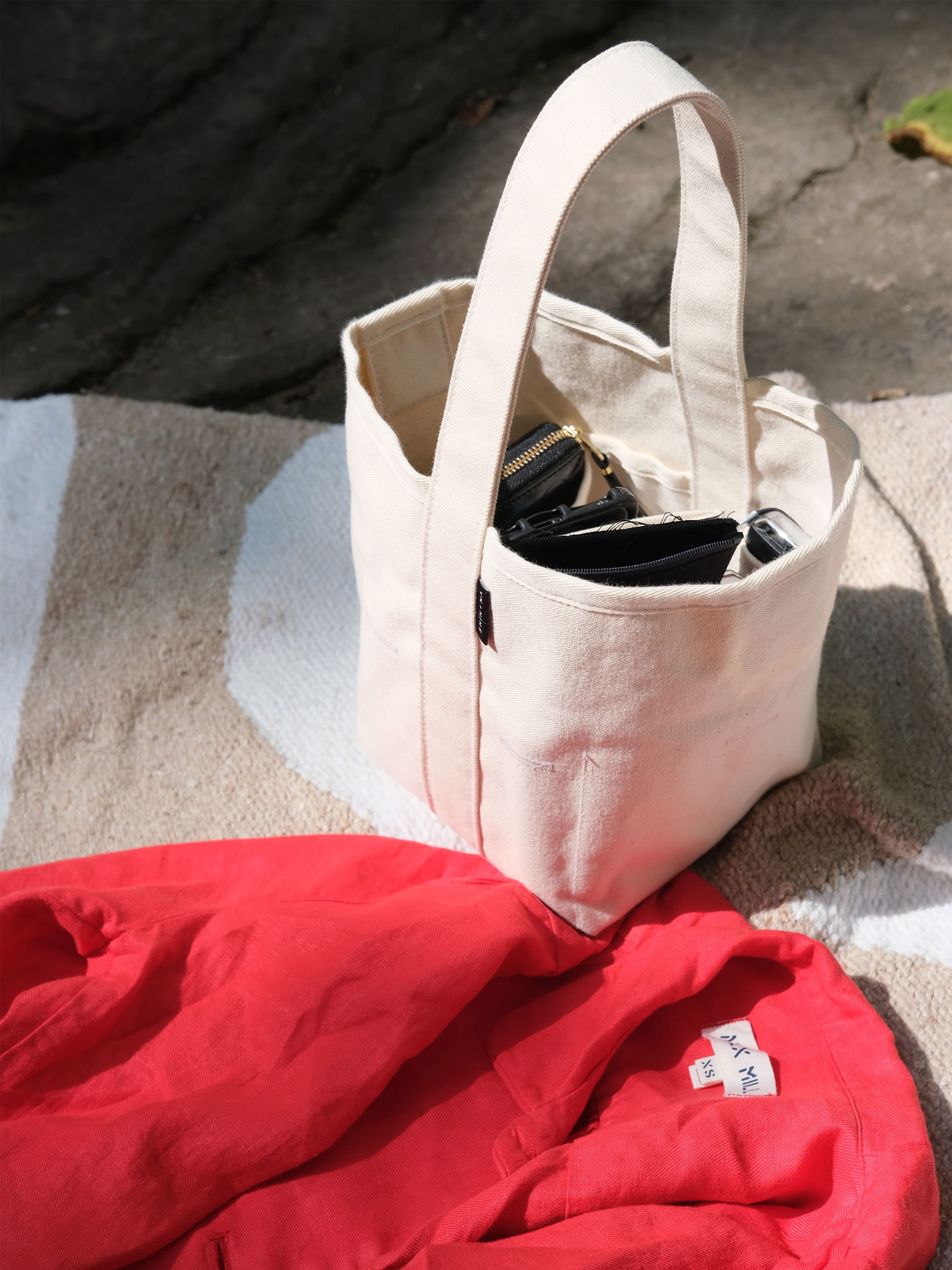 Minimalist Leather Bucket Vertical Tote Bag Black&Beige