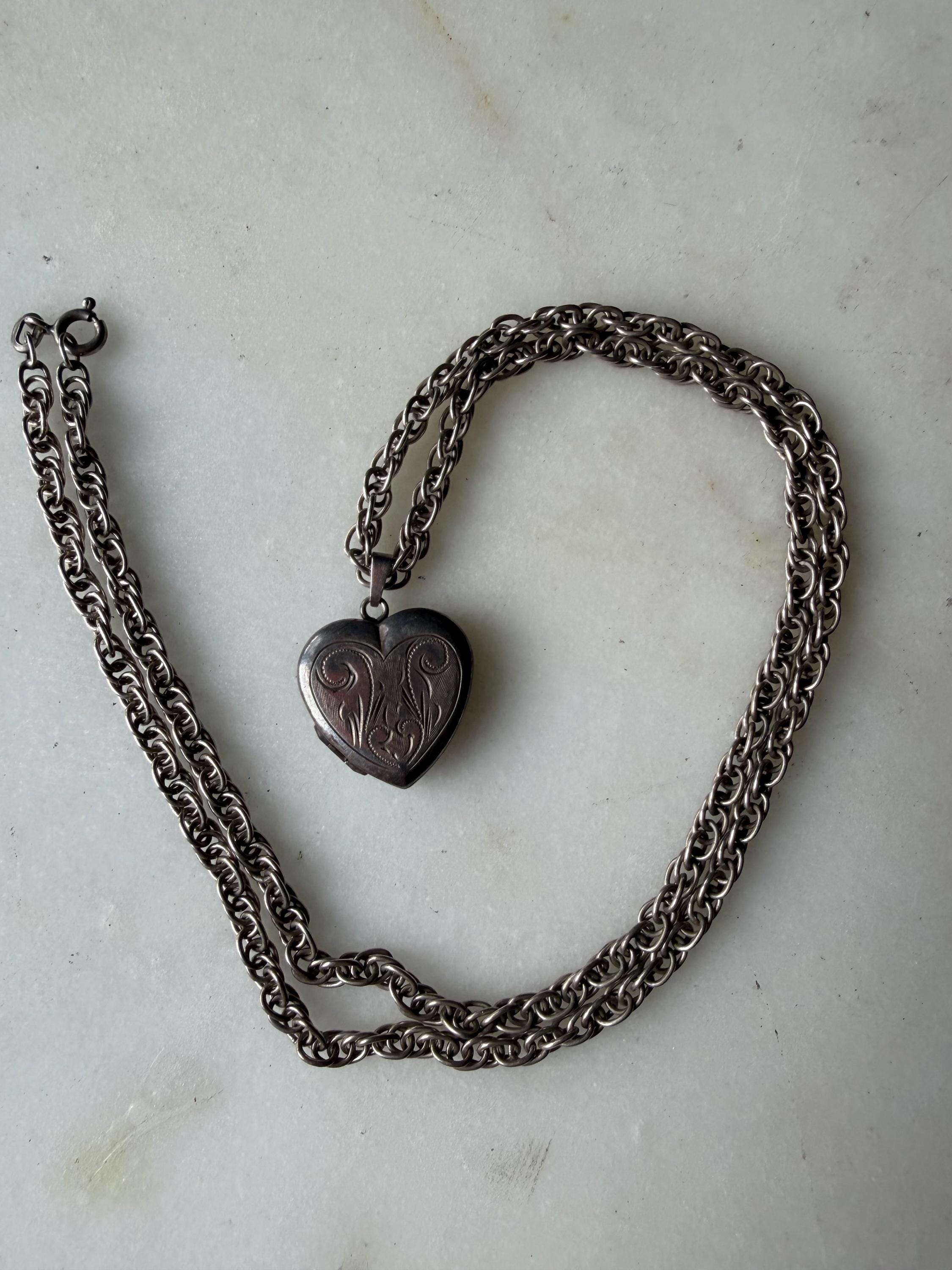 Tiffany's locket - Etsy 日本