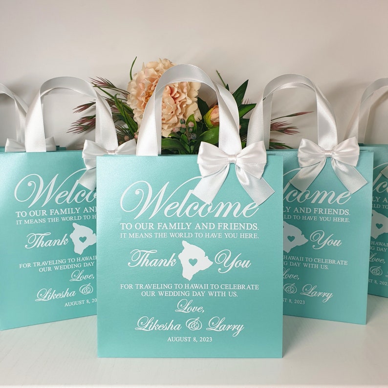 Destination wedding welcome bags with state design