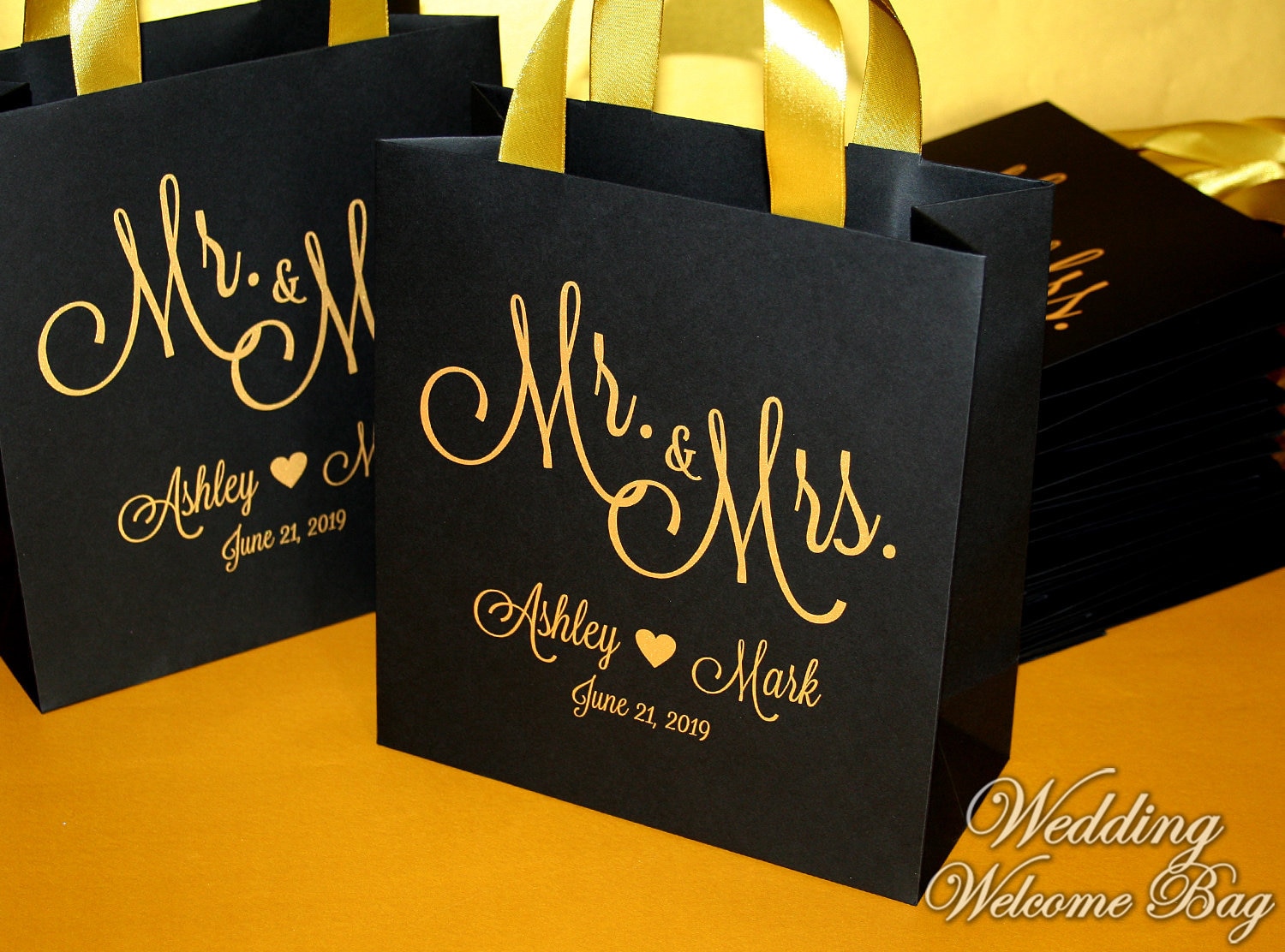 Black & Gold Wedding Gift Bags Black Personalized Mr and Mrs Gift Bags for  Wedding Guests Destination Wedding Favors Wedding Welcome Bags 