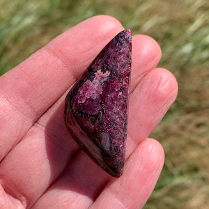EUDIALYTE Cabochon/Palm Stone 1.9&quot;- Genuine Crystal - Gemstone - 2.9g
