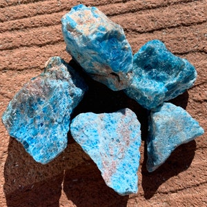 1 BLUE APATITE Crystal - Rough Stone - Raw Natural Mineral - Healing Crystal - Meditation Stone - Crystal Grid Stone- 10-36g