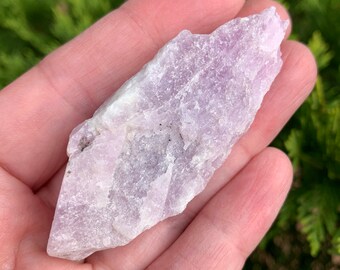 KUNZITE Crystal 2.7" - Raw Spodumene - Rough Stone - Natural Mineral Specimen - Healing Crystal - Meditation Crystal - 38g