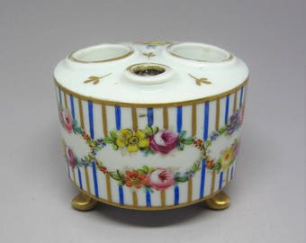 French Antique Sevres pattern Porcelain Inkstand Inkwell Limoges ? Rococo style Hand painted Flower garland France Gold decor Exquisite Gift