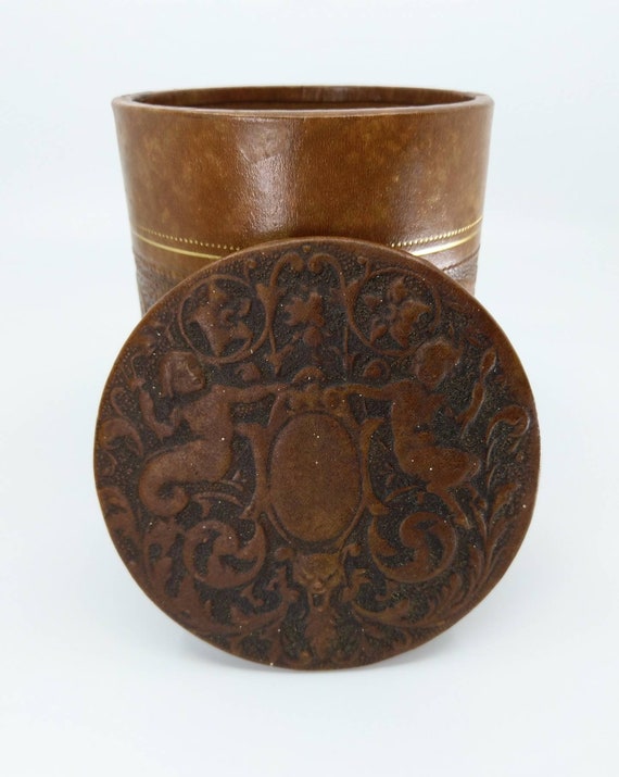 アンティーク イタリア製 エンボス加工 レザー 丸型 蓋付き ボックス 