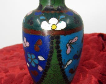 Antique or vintage Chinese / Japanese miniature cloisonne vase Flower & butterfly decor Small Asian decoration Naive charming gift
