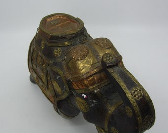 Éléphant africain en bois d'ébène sculpté à la main sur
