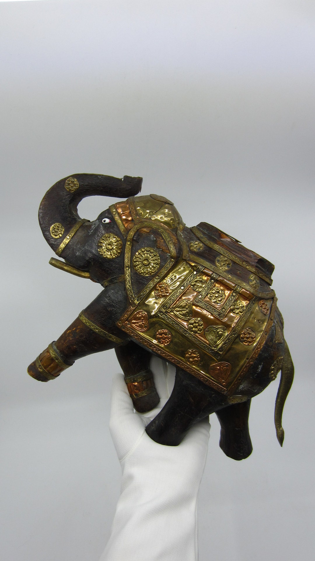 Éléphant Sculpté Main Ancien Inde – Bois Incrusté Laiton Et Cuivre, Fait Main