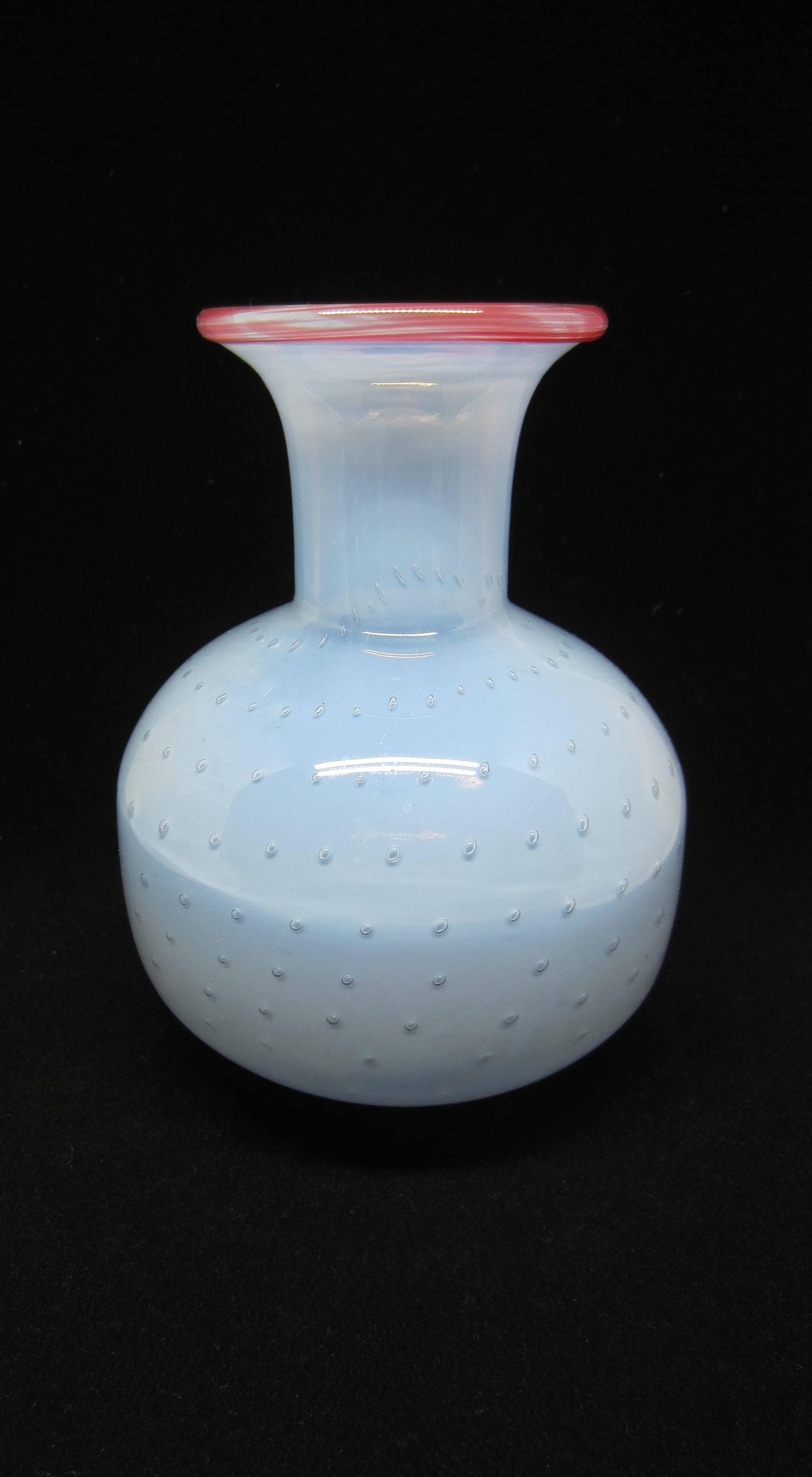 Vintage Finnish Eino Mäkilä Light Blue & Red Opalescent Glass Vase Scandinavian Design Controlled Bubble Decor Nordic Art Designer Gift