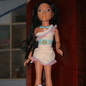 Pocahontas w/handmade Wolle Outfit Bild 3