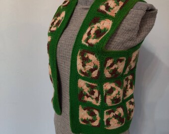 Vintage Green Grandma Square Crocheted Vest années 1970
