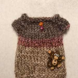 Hand knitted top for blythe doll