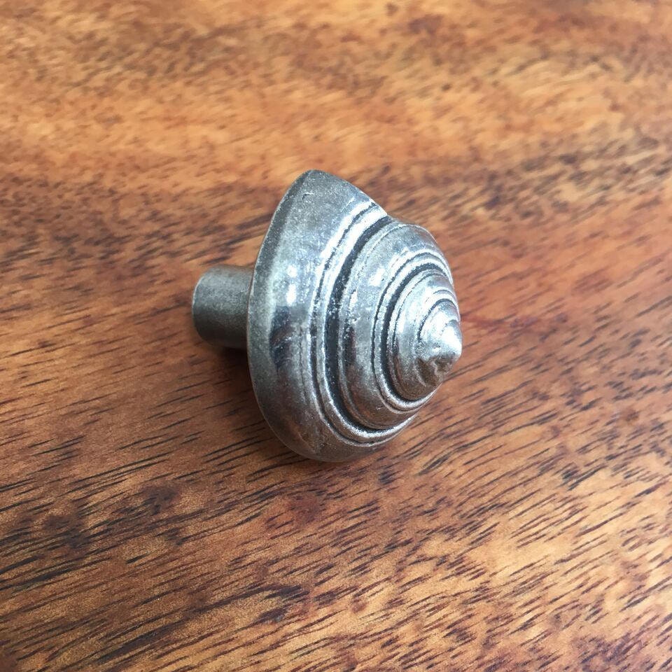 Nautilus 2 perilla tirador de cajón de la cáscara del mar | Etsy