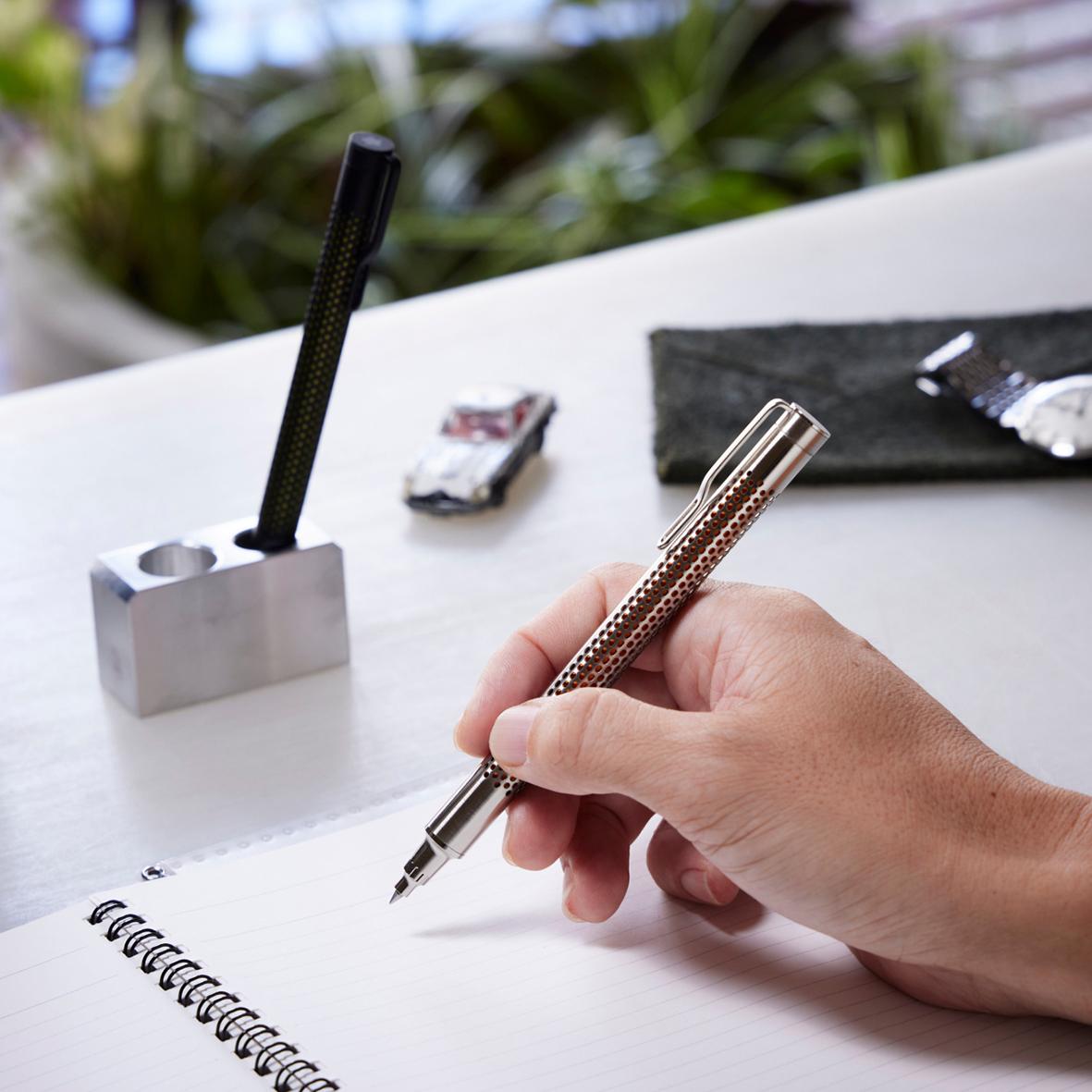 【超美品】SAKURA craft.lab 009(Nebula Black) SAKURA craft_lab 009 Gel Ink Pen - Nebula Black – Muze Pens
