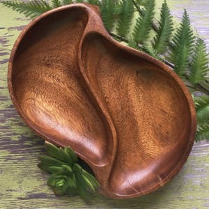 Monkey Pod Wood Bowl / Vintage Carved Wood Tropical Dish / Jungalow Style / Mid Century Modern Home Decor