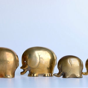 Vintage Mid Century Modern Drumbo Elephant Brass, solid! Paperweight Figure Animal Figure Object Sculpture Tactile Shelf Decoration