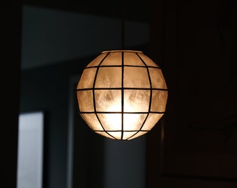 Vintage Capiz Shell Sphere Lamp Ceiling Lamp Mother of Pearl Shell Ceiling Light 60s Mid Century Modern Boho Beachouse Light