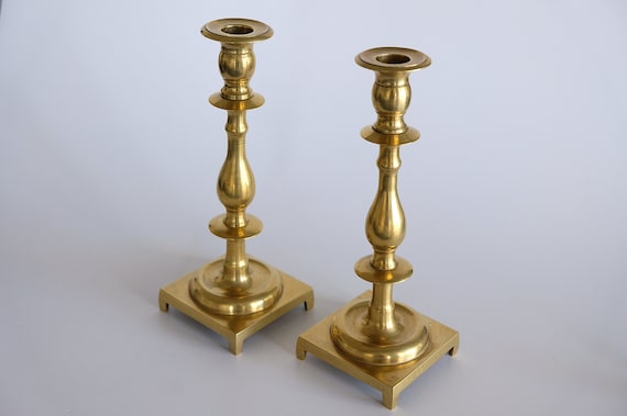 Paire De Bougeoirs En Bronze Massif - Occasion - Élégance Intemporelle
