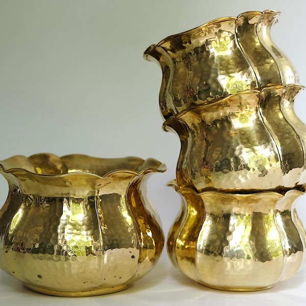Vintage 1960s brass flower pot, handmade in Italy, hammered planter, frilly wavy design, floral pot, cachepot