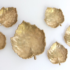 Vintage brass plate &quot;leaf&quot; bowl bowl jewelry plate candle plate storage mini tray jewelry bowl decoration incense tray