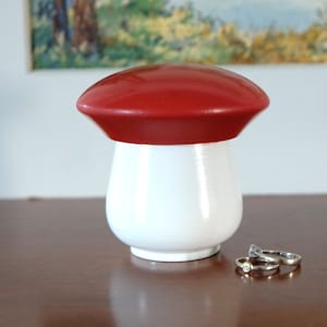 Vintage 60s tin &quot;mushroom&quot; red and white / handmade, wood, painted, varnished / jewelry box storage organizer