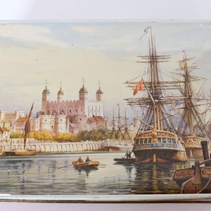 Vintage Victoria Biscuit Tin Can Ornament Box Casket Box Lithograph Cookie Jar Tin Mid Century Decoration Shabby Old
