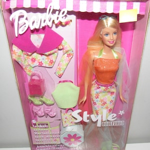 MIB & NRFB Gorgeous Foreign Barbie Style Boulevard #55687