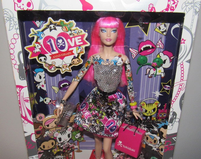 Mattel - Poupée Barbie Tokidoki Barbie 10th Anniversary Brand New Doll Black Label 2010 2020