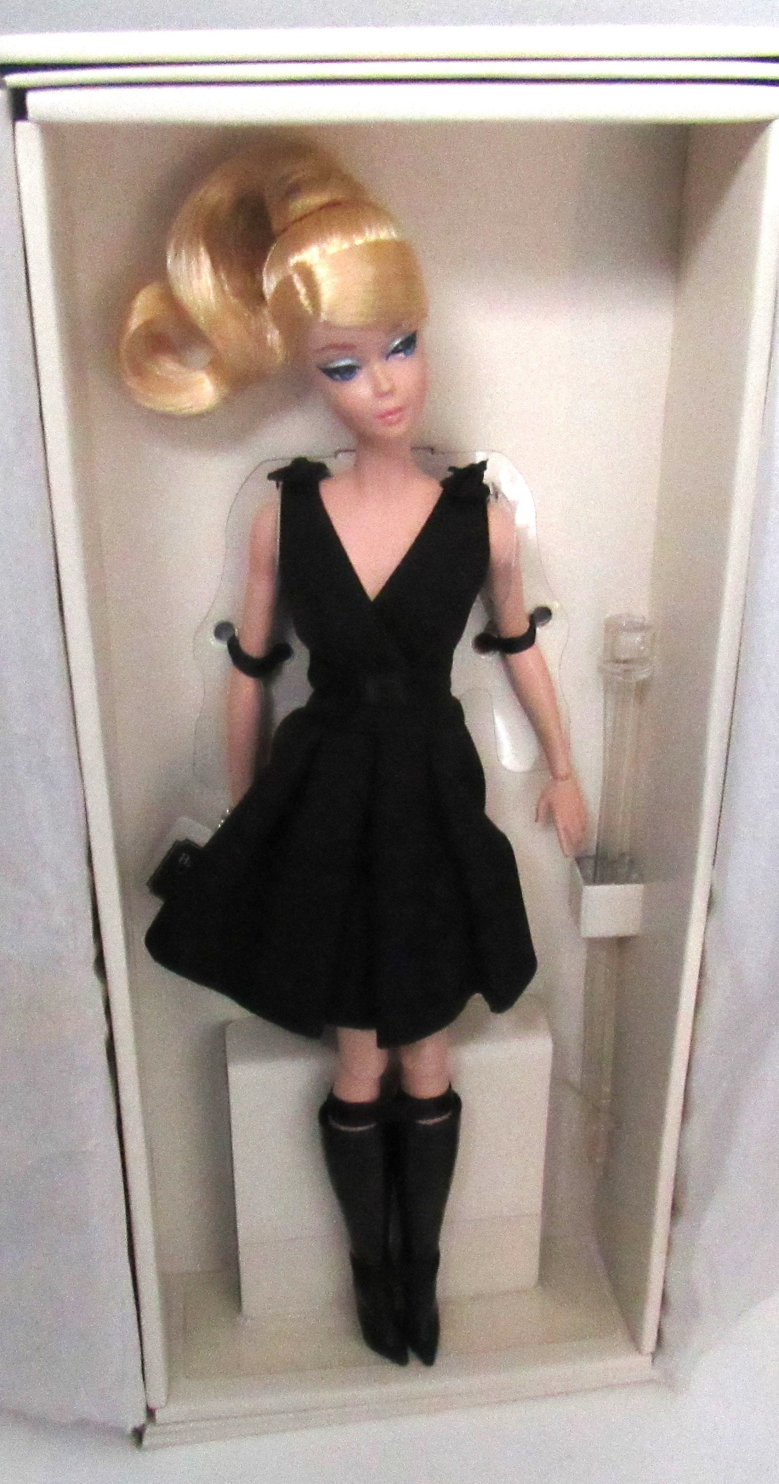 MIB & NRFB Stunning Silkstone Barbie MIB & NRFB Stunning Silkstone Barbie